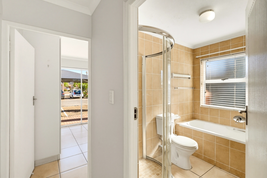 2 Bedroom Property for Sale in Whispering Pines Western Cape